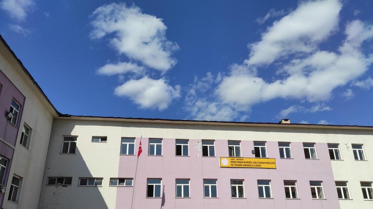 Öğretmen Nurgül Gelturan Mesleki ve Teknik Anadolu Lisesi Merkez