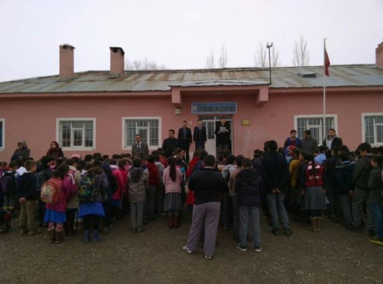 Şehit Korgeneral İsmail Selen Ortaokulu Merkez