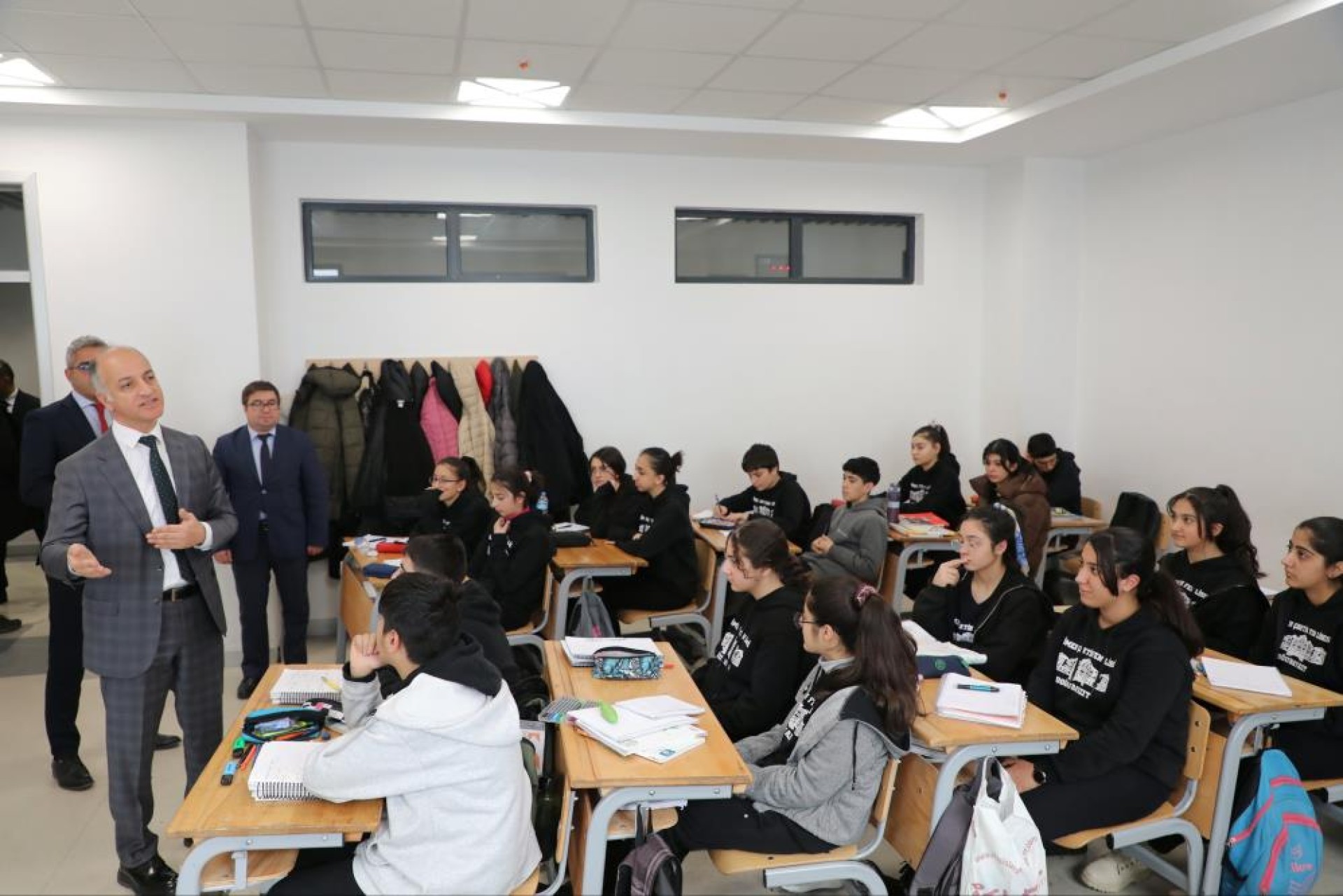 images/news/182/l/MEB_İnşaat_ve_Emlak_Genel_Müdürü_Duman,_Ağrı'nın_ilçelerini_ziyaret_etti3.jpg