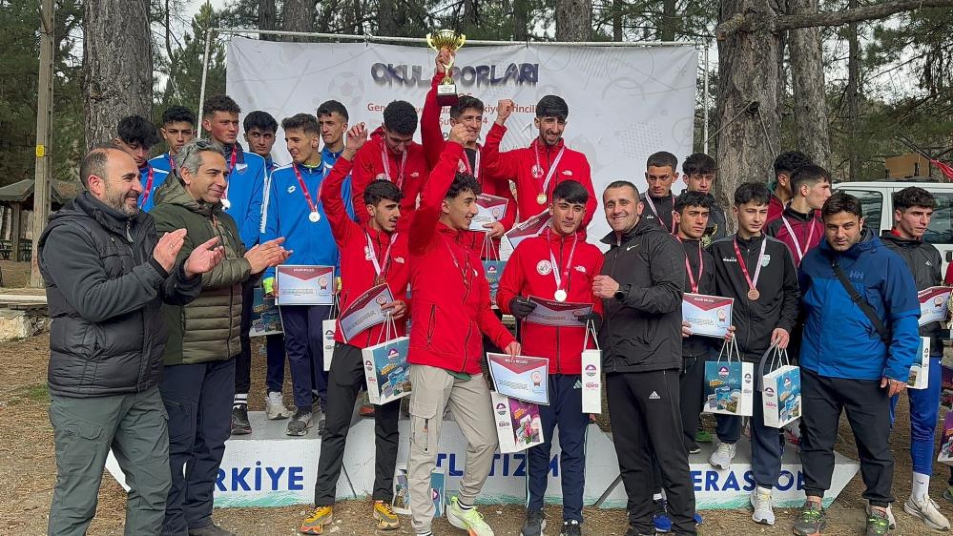 images/news/288/l/Ağrı_Spor_Lisesi,_Okullar_Kros_Türkiye_Şampiyonu_oldu4.jpg