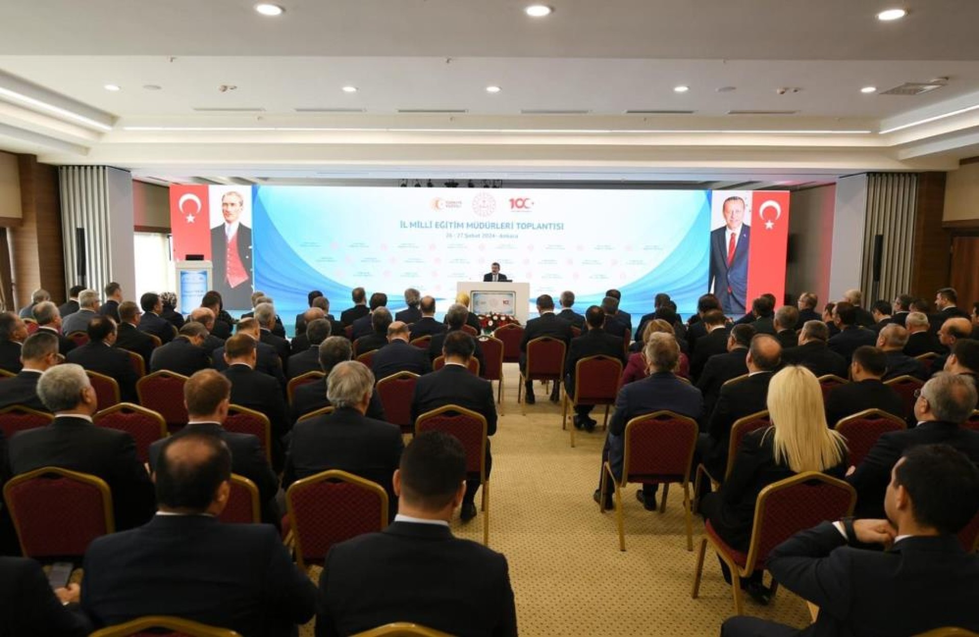 images/news/372/l/Bakan_Tekin,_81_ilin_milli_eğitim_müdürleriyle_bir_araya_geldi2.jpg
