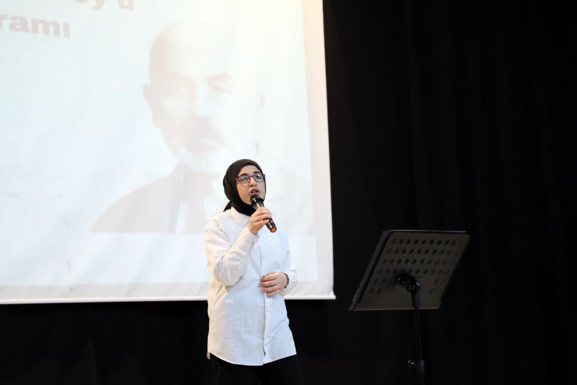 images/news/442/l/Ağrı'da_İstiklal_Marşı’nın_Kabulü_ve_Mehmet_Akif_Ersoy’u_Anma_Günü_kutlandı2.jpg
