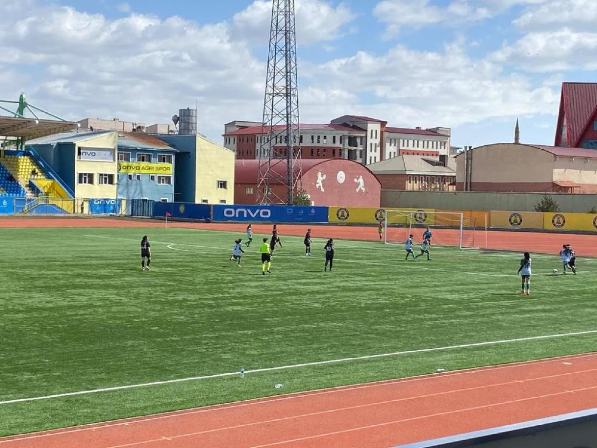 images/news/518/l/Ağrı'da_Aile_ve_Sosyal_Politikalar_Kız_Futbol_Takımı_76_Iğdır_Spor'u_yendi2.jpg