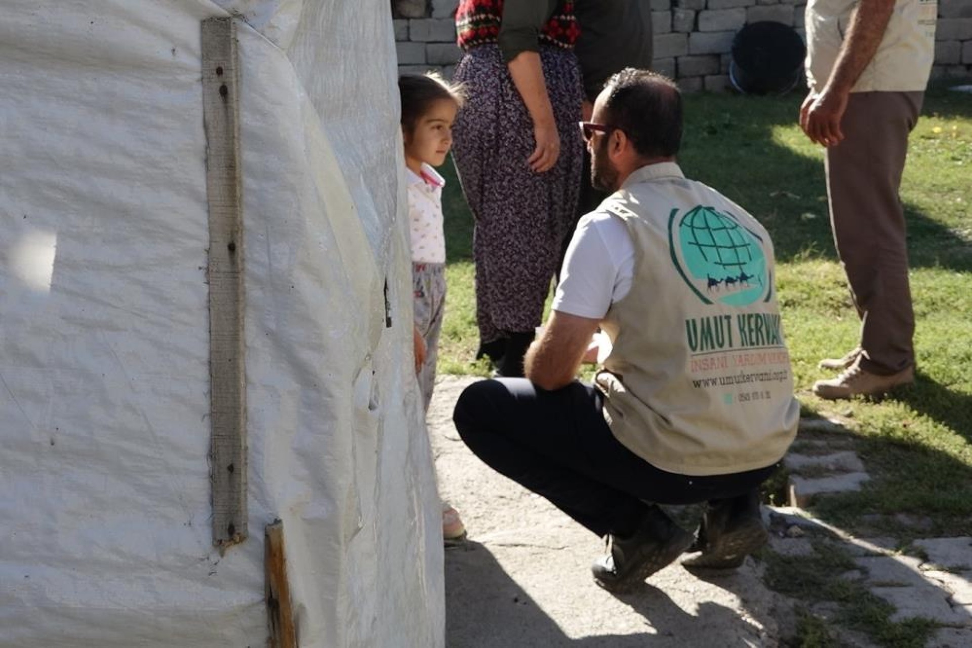 images/news/622/l/Ağrı_Umut_Kervanı_Derneği,_ihtiyaç_sahibine_aileleri_yalnız_bırakmıyor4.jpg