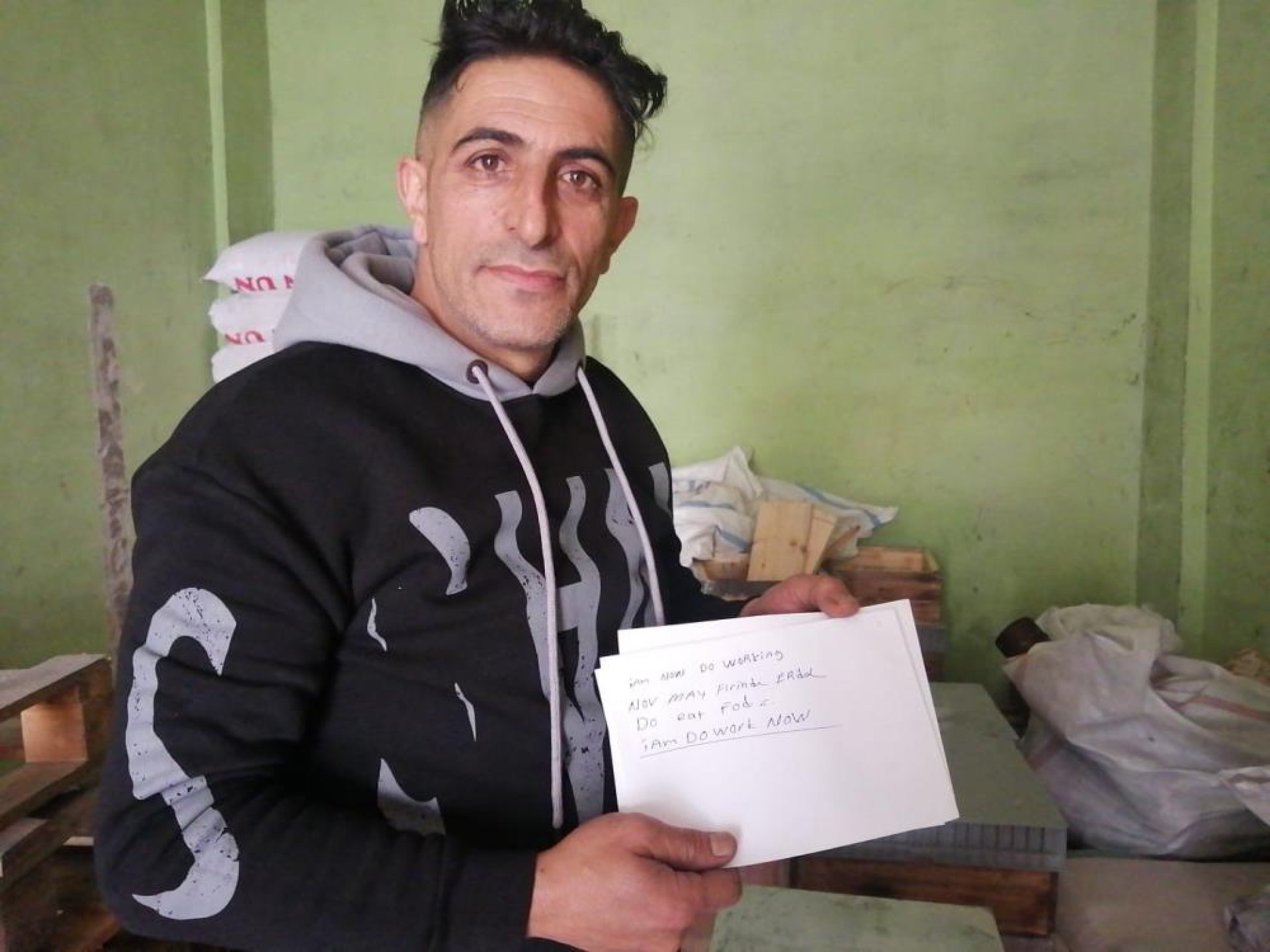 images/news/718/l/Ağrı'da_ilkokul_3._sınıftan_sonra_okulu_bırakmasına_rağmen_İngilizceyi_ana_dili_gibi_konuşuyor1.jpg