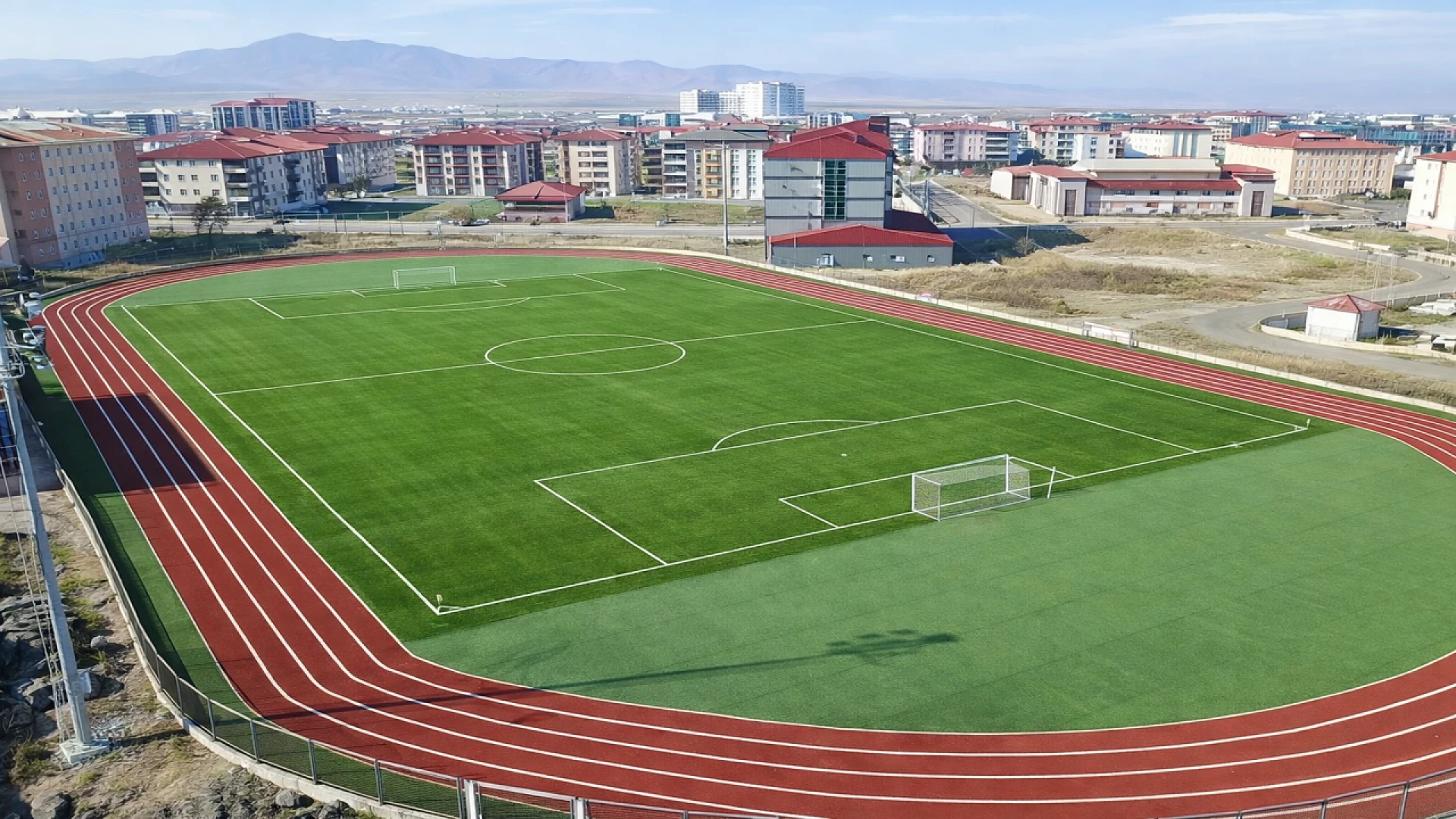 Ağrı’da Gençlere Yönelik Yeni Spor Sahası Hizmete Alındı